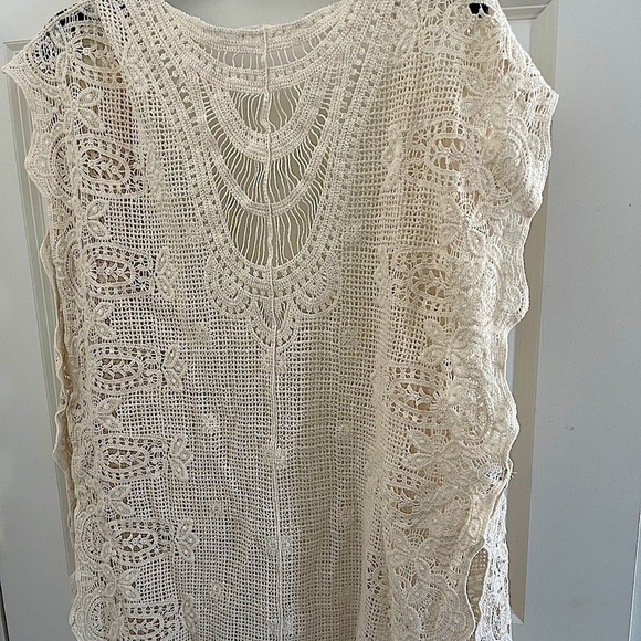 Evelyn K New York White Top ⭐️ - Picture 2 of 5